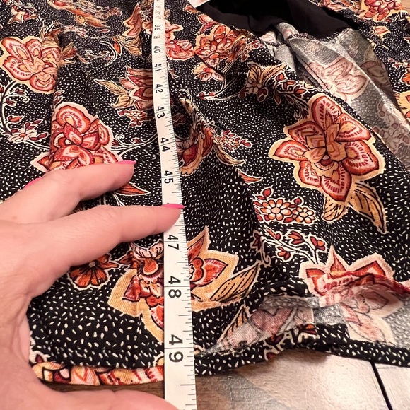 NWT MINK PINK FLORAL WRAP AROUND DRESS PUFF SLEEVE - Picture 11 of 16